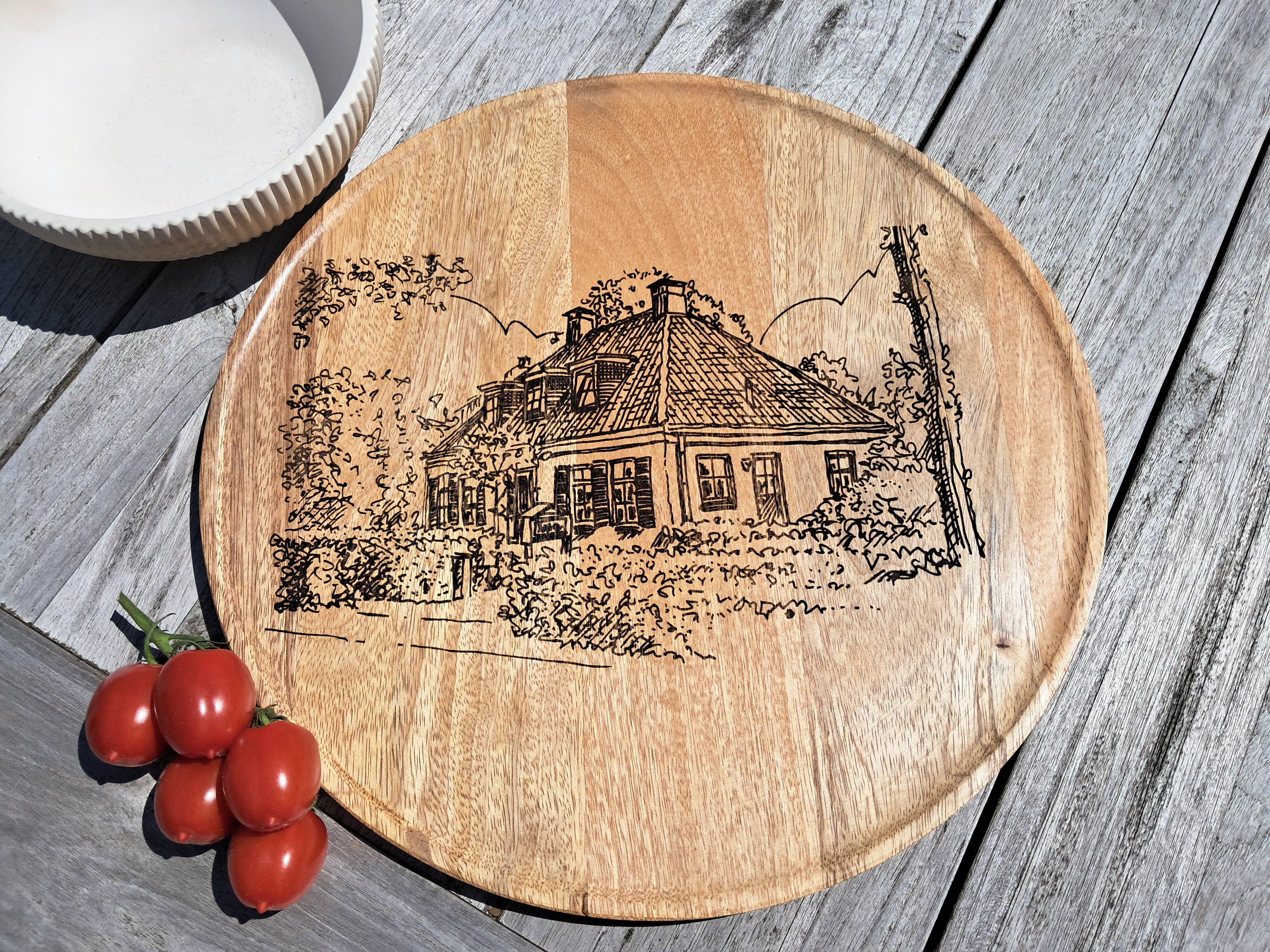 Ronde Houten Serveerplank, gegrafeerd met persoonlijke tekening
