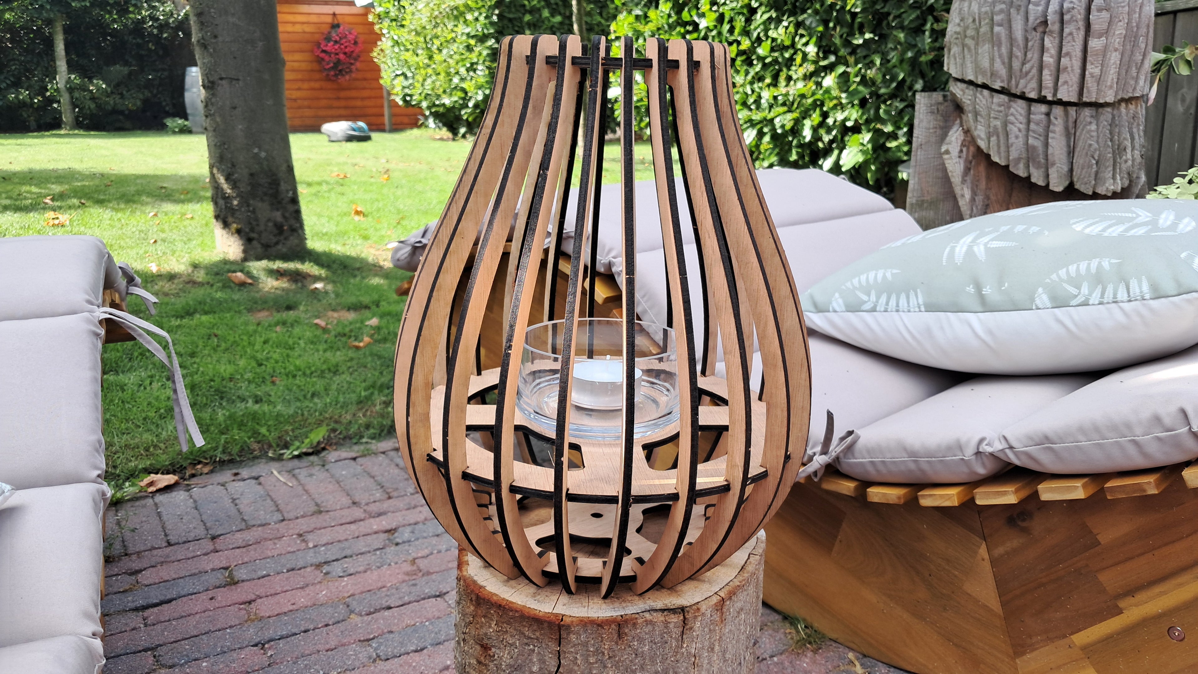 Houten tafellamp groot, lasergesneden